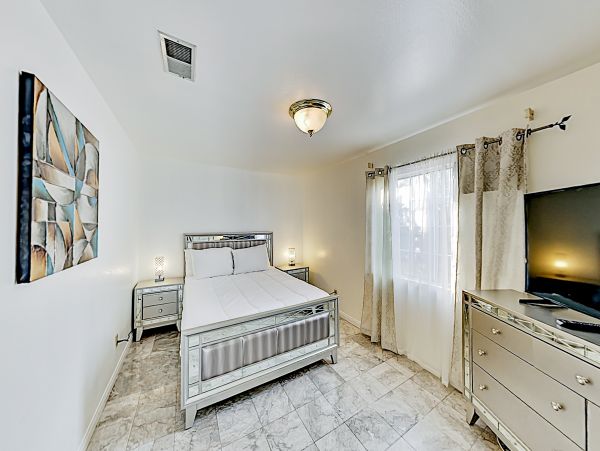Los Angeles Home 1026405