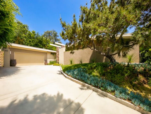 Los Angeles Three bedroom Luxury Home With Private Pool and Hot Tub