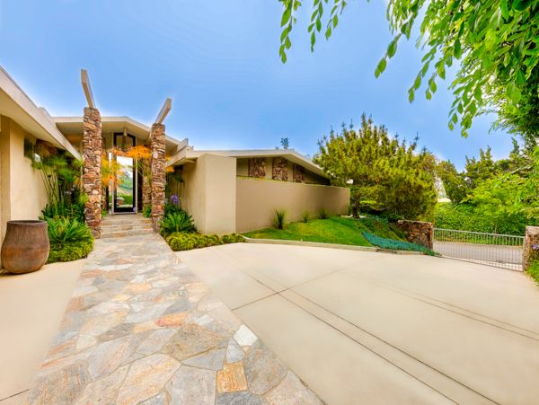 Los Angeles Three bedroom Luxury Home With Private Pool and Hot Tub