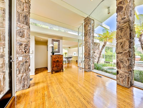 Los Angeles Three bedroom Luxury Home With Private Pool and Hot Tub