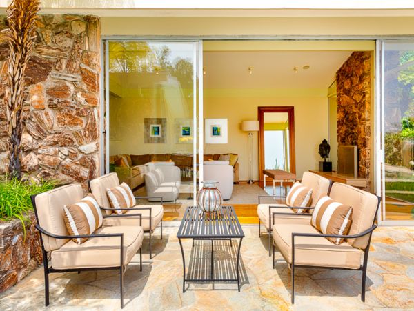 Los Angeles Three bedroom Luxury Home With Private Pool and Hot Tub