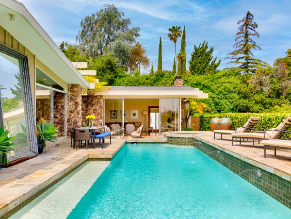 Los Angeles Three bedroom Luxury Home With Private Pool and Hot Tub