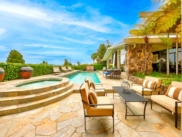 Los Angeles Three bedroom Luxury Home With Private Pool and Hot Tub