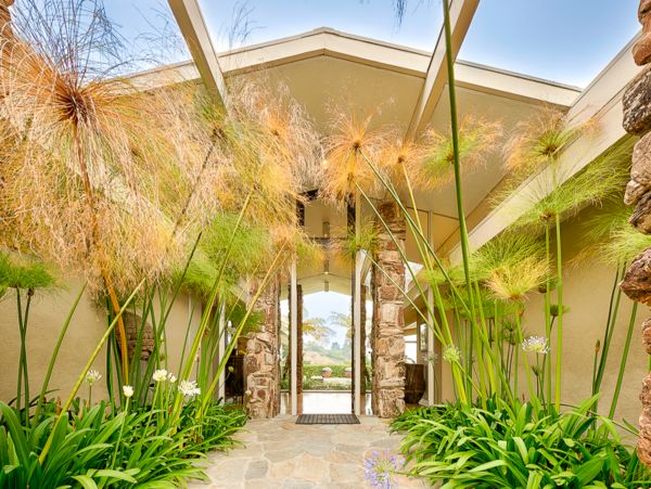 Los Angeles Three bedroom Luxury Home With Private Pool and Hot Tub