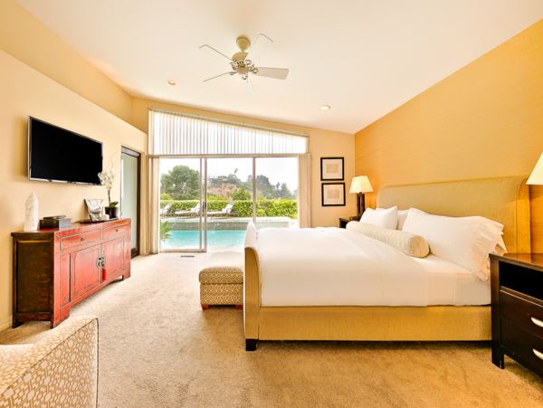Los Angeles Three bedroom Luxury Home With Private Pool and Hot Tub