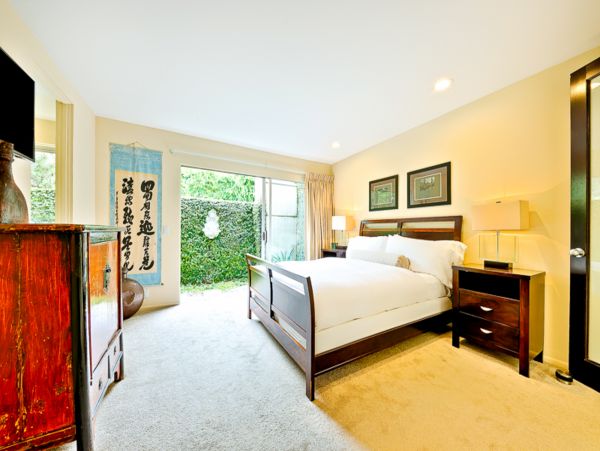 Los Angeles Three bedroom Luxury Home With Private Pool and Hot Tub