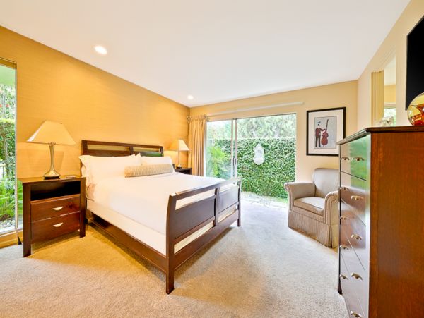 Los Angeles Three bedroom Luxury Home With Private Pool and Hot Tub