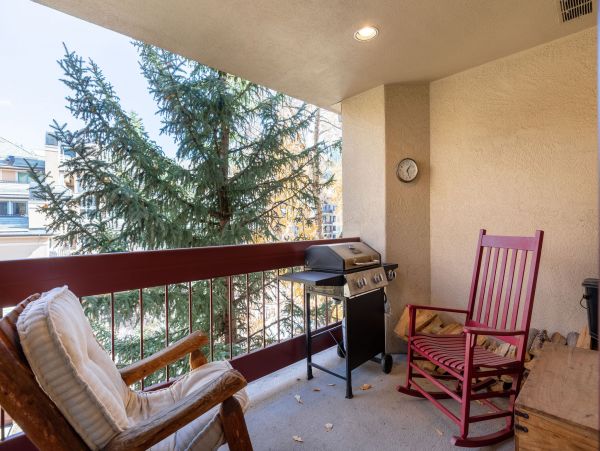 Gorgeous 2 Bedroom Condo in Vail Ski in - Ski out
