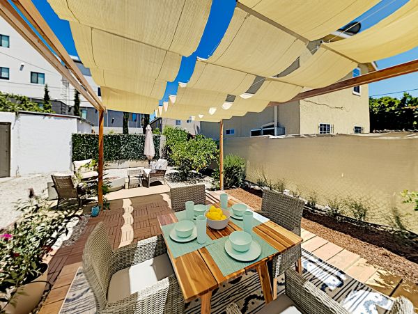 Los Angeles Home 1026422