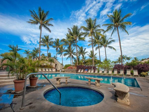 Luxury 2 Bedroom Condo in Kihei Walk to Beach
