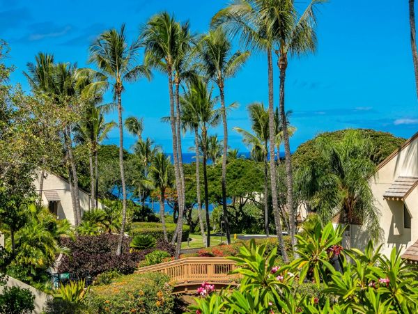 Luxury 2 Bedroom Condo in Kihei Walk to Beach