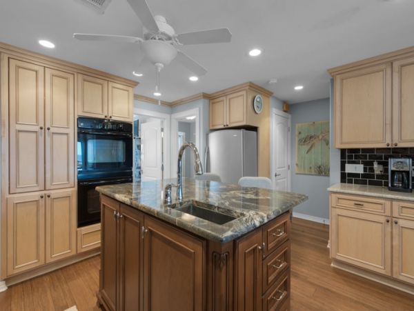 Beautiful Beachfront Town House in Navarre Beach