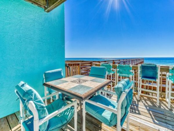 Beautiful Beachfront Town House in Navarre Beach