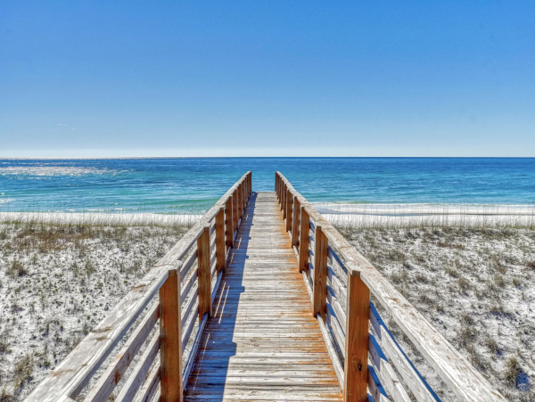 Beautiful Beachfront Town House in Navarre Beach