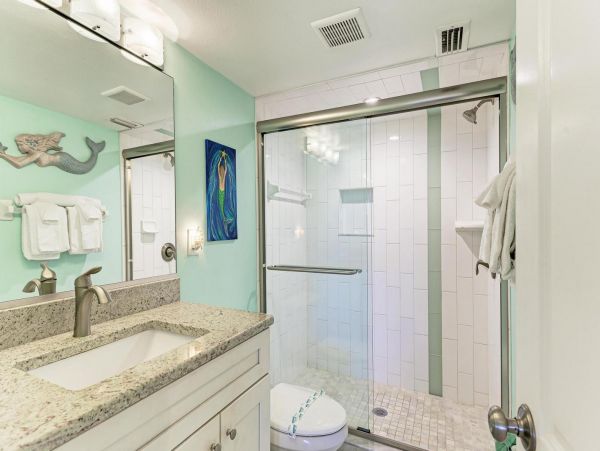 Lovely Beachfront Condo in Holmes Beach Sleeps 2