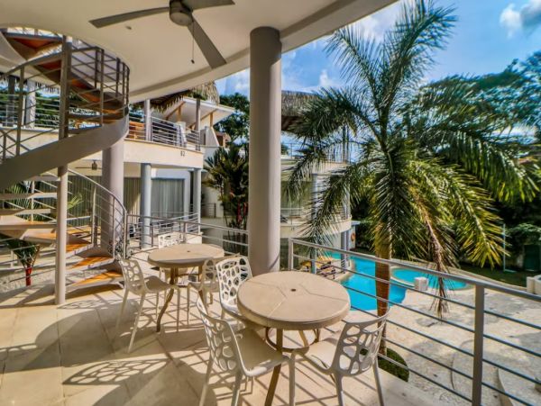Luxurious 6 Bedroom Condo with Private Lap Pool & Rooftop