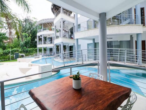 Luxurious 6 Bedroom Condo with Private Lap Pool & Rooftop
