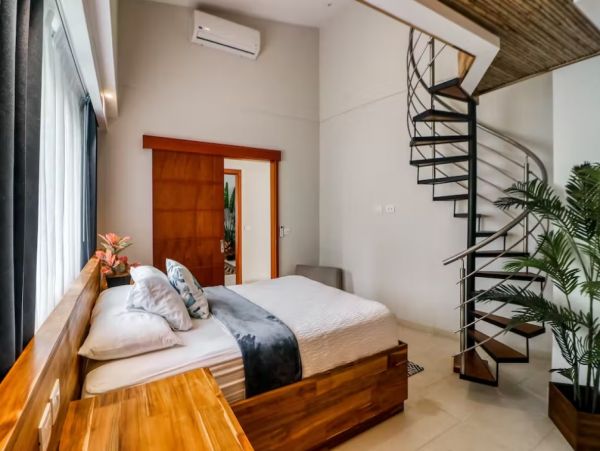 Luxurious 6 Bedroom Condo with Private Lap Pool & Rooftop