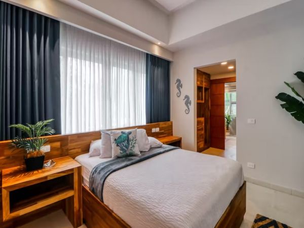 Luxurious 6 Bedroom Condo with Private Lap Pool & Rooftop