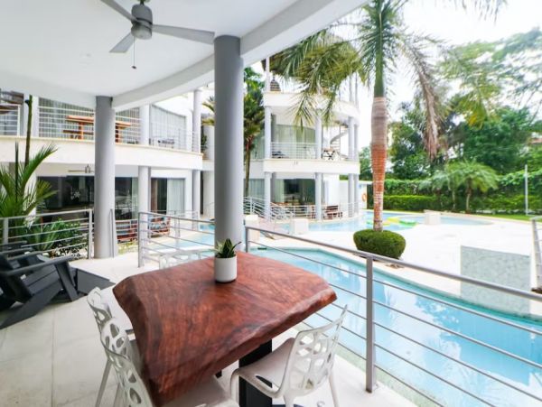 Luxurious 6 Bedroom Condo with Private Lap Pool & Rooftop