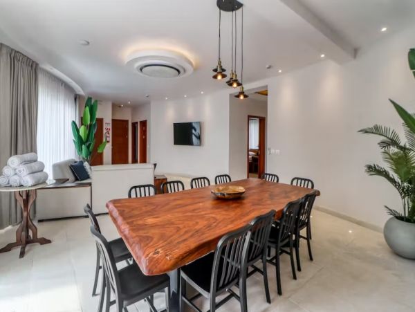 Luxurious 6 Bedroom Condo with Private Lap Pool & Rooftop