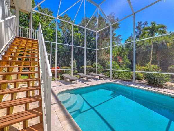 Walk to Beach Three Bedroom Vacation Home in Sanibel