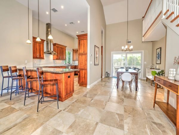 Walk to Beach Three Bedroom Vacation Home in Sanibel