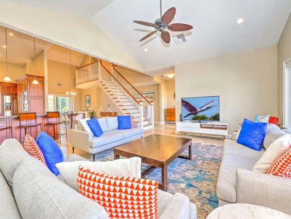 Walk to Beach Three Bedroom Vacation Home in Sanibel