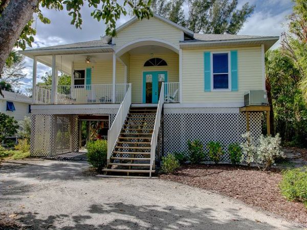 Sanibel Two Bedroom Vacation Home Walk to the Beach