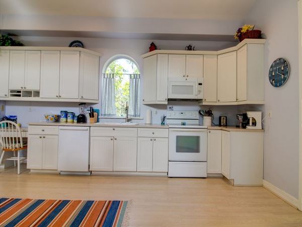 Sanibel Two Bedroom Vacation Home Walk to the Beach