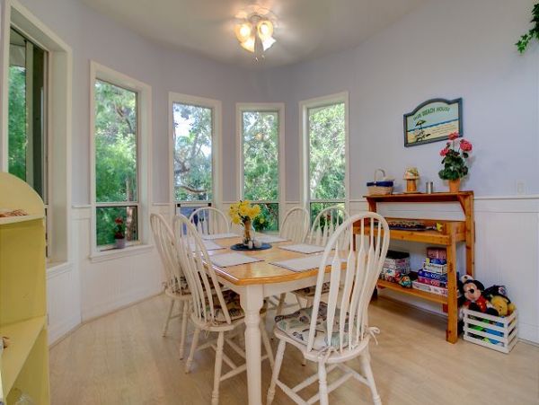 Sanibel Two Bedroom Vacation Home Walk to the Beach