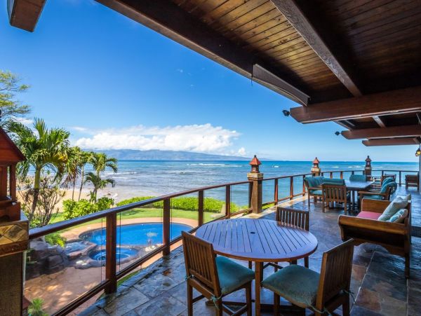 Ocean Front Sux Bedrooms Vacation Home in Kahana, Maui