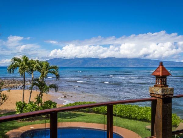 Ocean Front Sux Bedrooms Vacation Home in Kahana, Maui