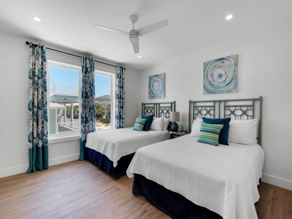Almost Right on The Beach! Pensacola Beach House.