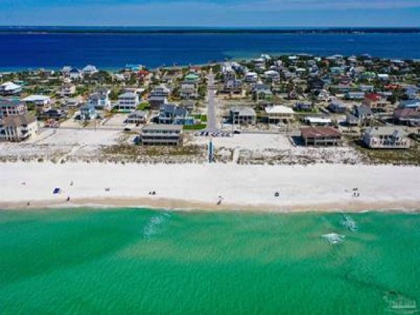 Almost Right on The Beach! Pensacola Beach House.