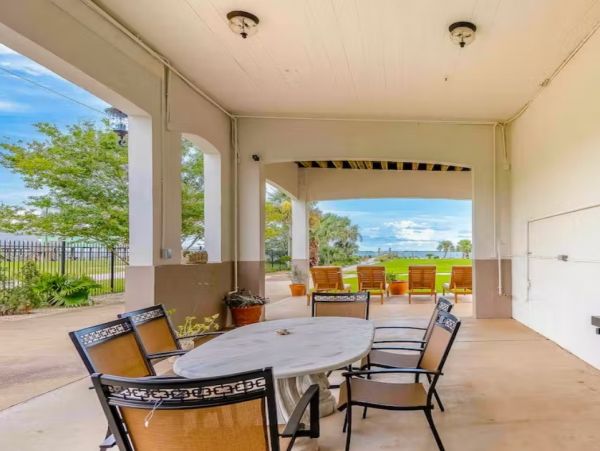 Bay Front 8 Bedroom + Loft Vacation Home in Pensacola