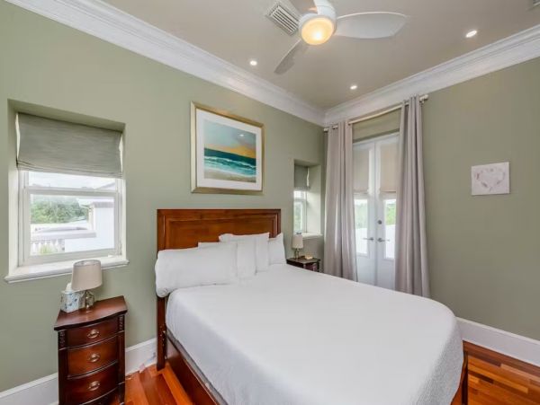 Bay Front 8 Bedroom + Loft Vacation Home in Pensacola