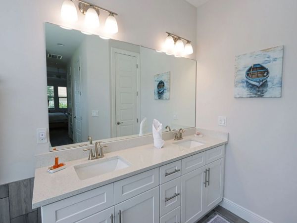Four Bedroom Vacation Pool Home in Cape Coral