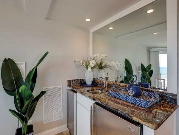 Amazing Oceanfront Rental with Separate Carriage House