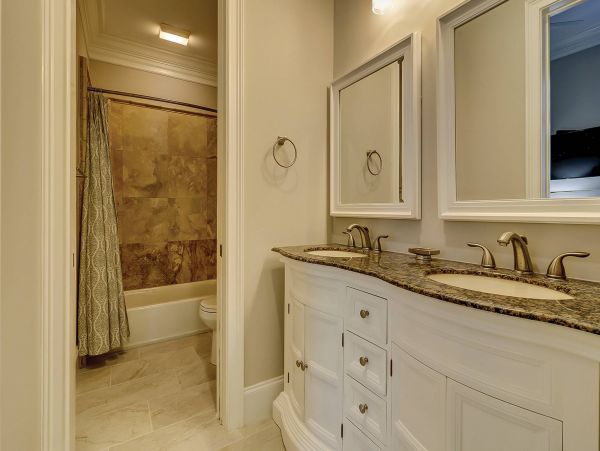 Amazing Oceanfront Rental with Separate Carriage House
