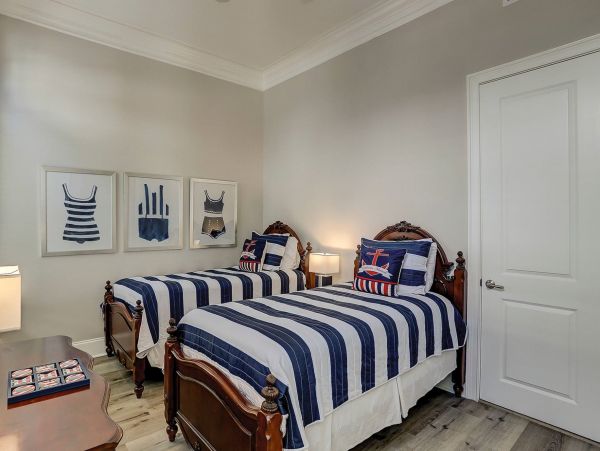 Amazing Oceanfront Rental with Separate Carriage House