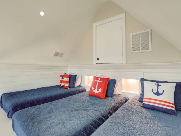 Amazing Oceanfront Rental with Separate Carriage House