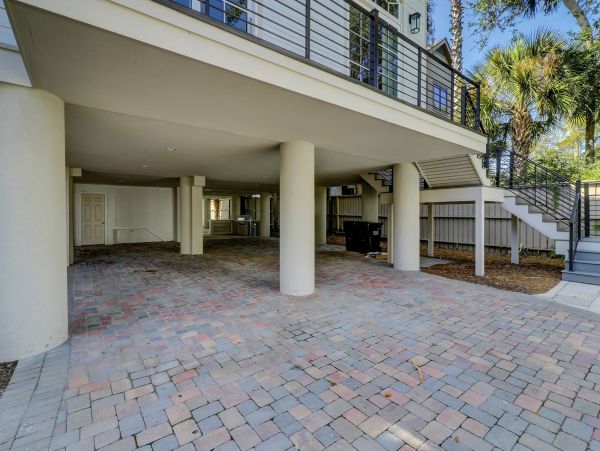 Amazing Oceanfront Rental with Separate Carriage House