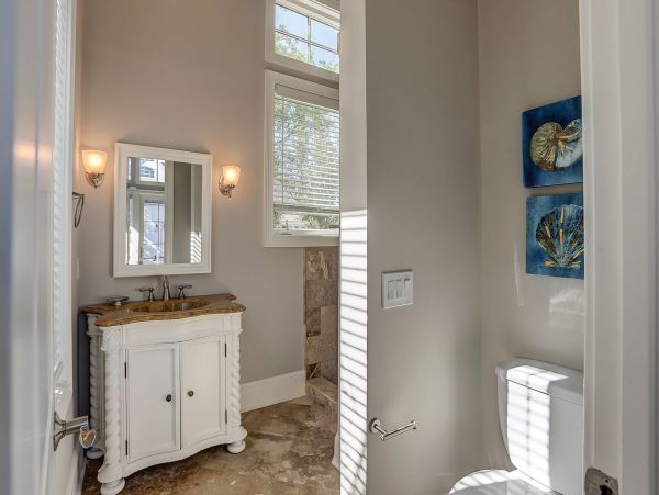 Amazing Oceanfront Rental with Separate Carriage House