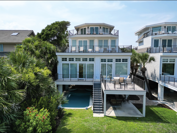 Amazing Oceanfront Rental with Separate Carriage House