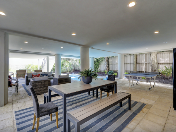Amazing Oceanfront Rental with Separate Carriage House