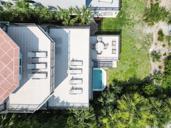 Amazing Oceanfront Rental with Separate Carriage House