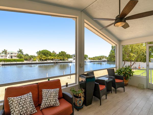 Marathon Vacation Pool Home Five Bedrooms Walk To Beach