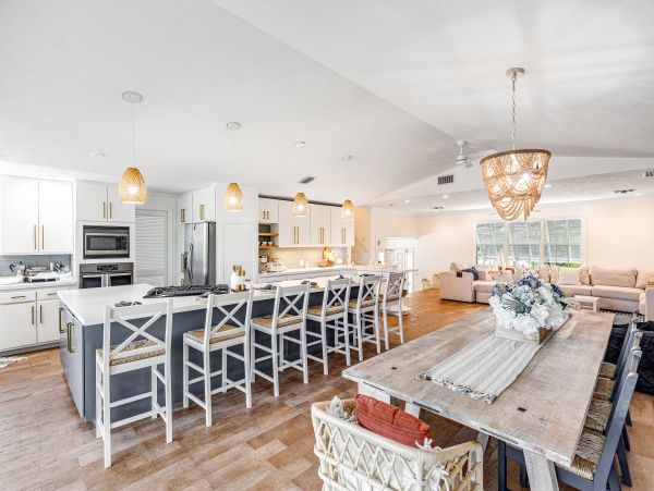 Marathon Vacation Pool Home Five Bedrooms Walk To Beach