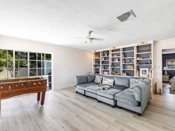 Marathon Vacation Pool Home Five Bedrooms Walk To Beach